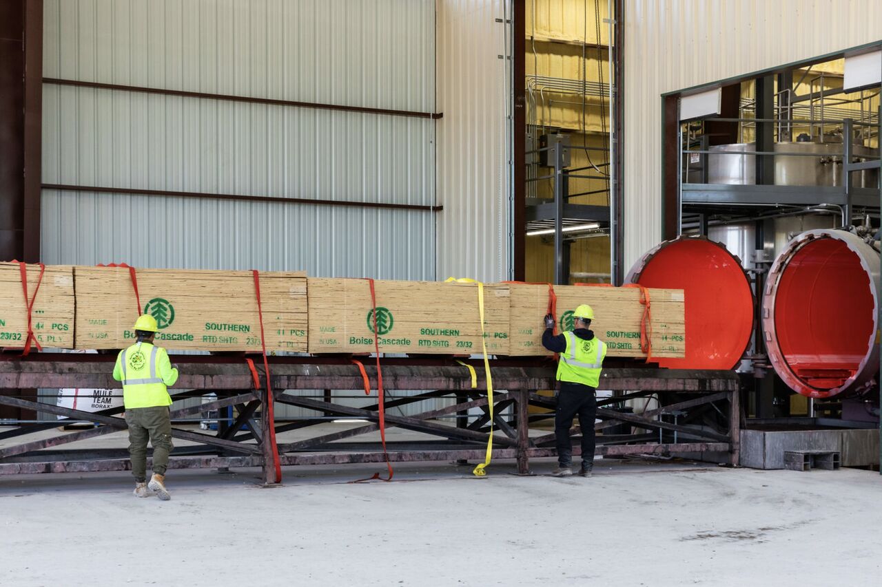 GBI hybrid stacker at Hoover Treated Wood, Fairfield, Texas