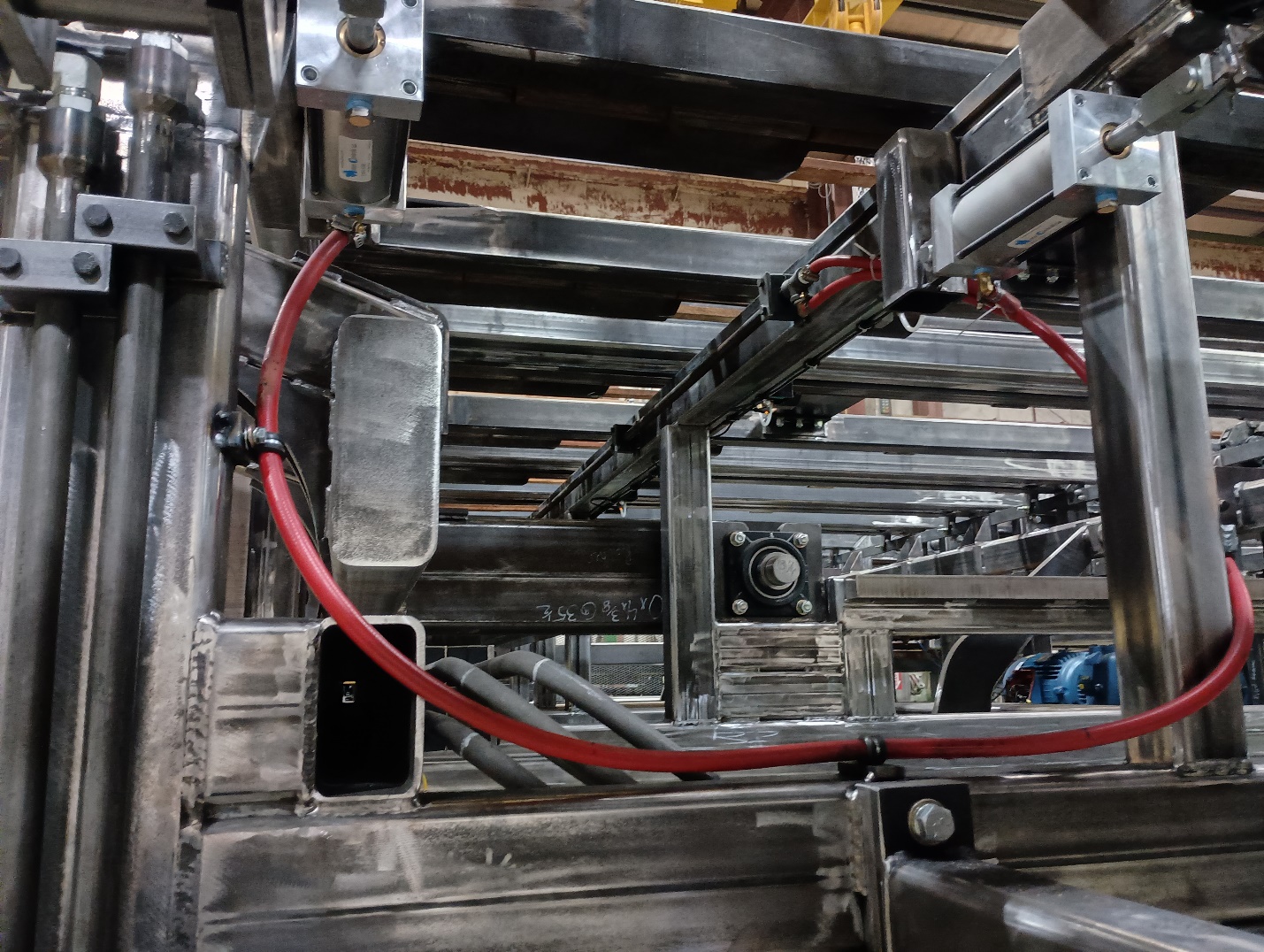 Pneumatic Distribution Chain Tensioning cylinders