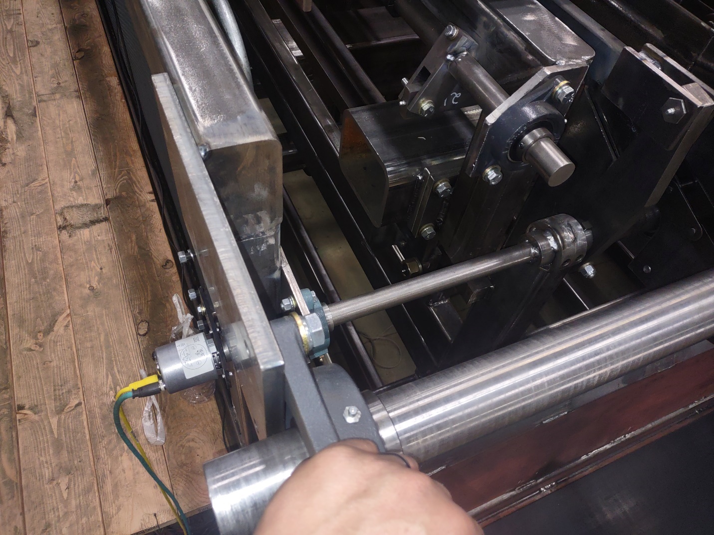 Automatic Front Lumber Stop Positioner