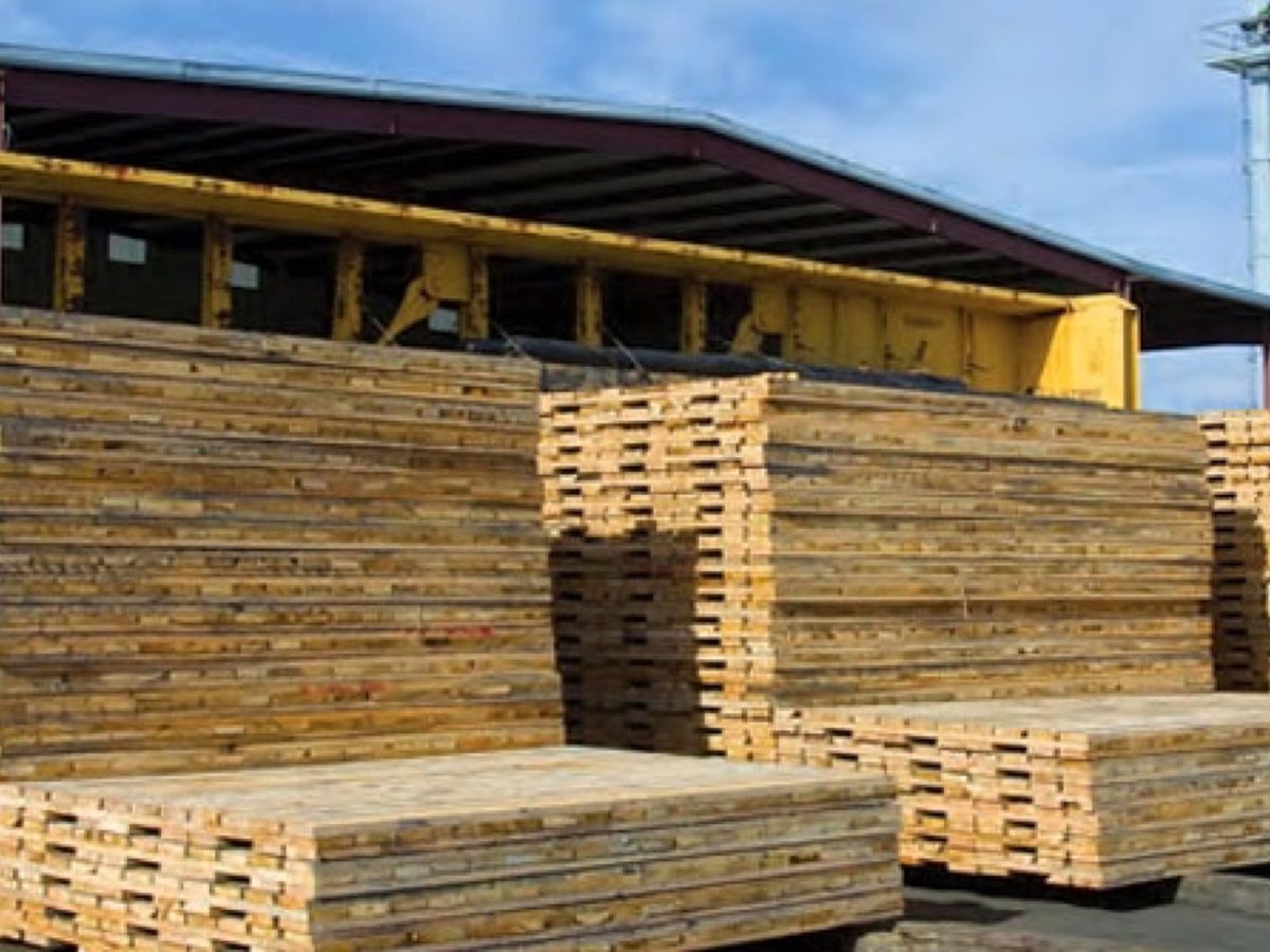 GBI automatic stick-placing stacker at Beasley Forest Products, Hazlehurst, Georgia